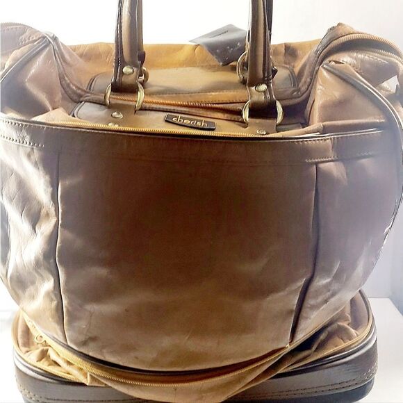 Cherish Leather Travel Bag - Picture 1 of 7